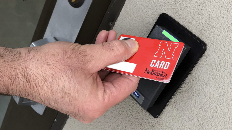 using the chip reader in the NCard